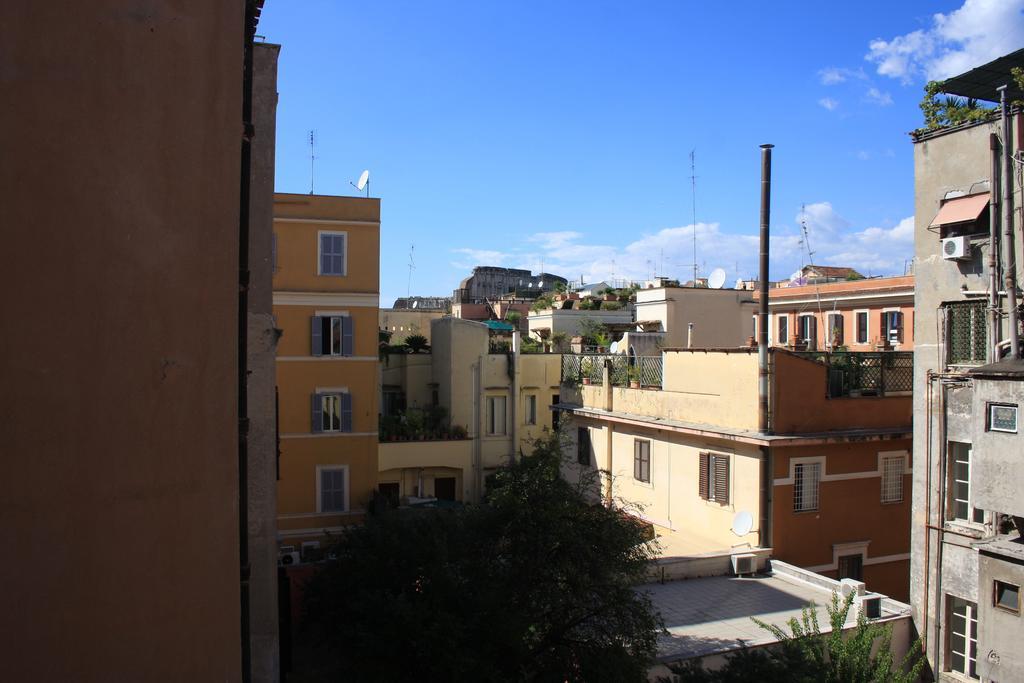 I Love Colosseo Rome Bagian luar foto